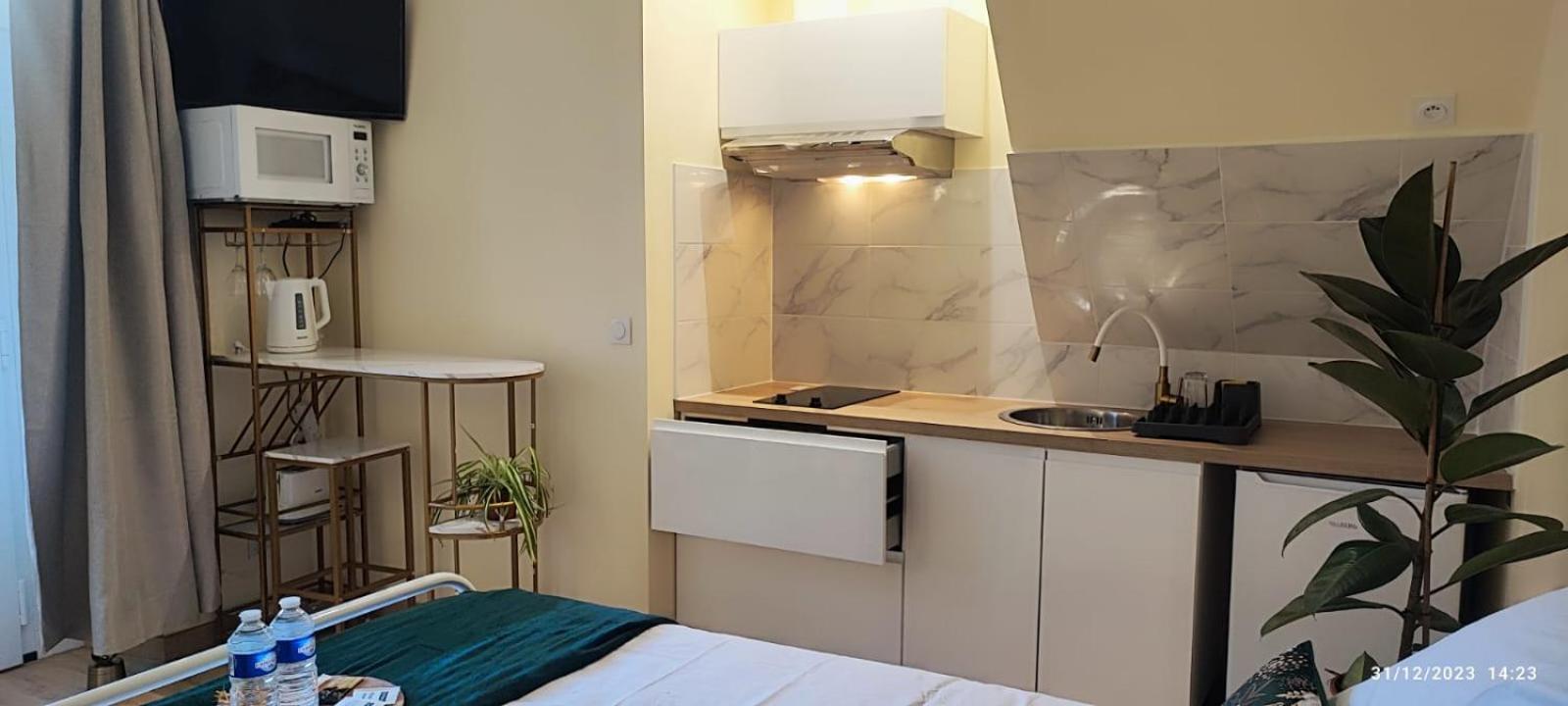 Le Cocoon Dore Poitiers Exterior photo